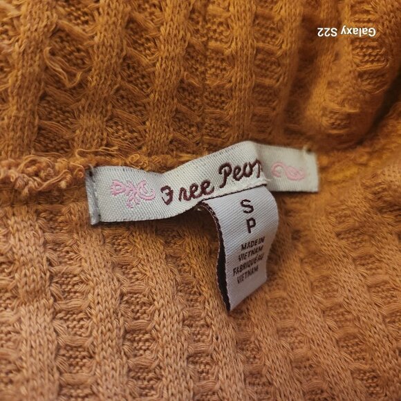 Free People Pumkin Orange Sweater. NWT. SIze Small. - Picture 9 of 11